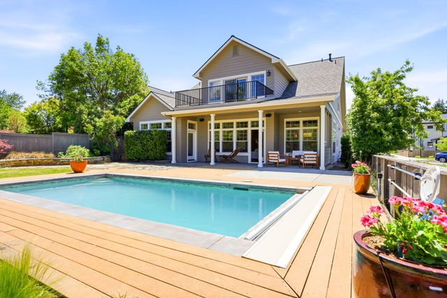 403 Briscoe Place, Ashland, OR 97520