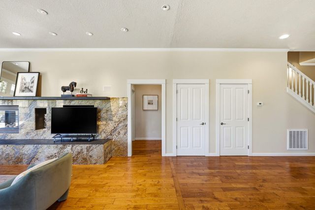 403 Briscoe Place, Ashland, OR 97520