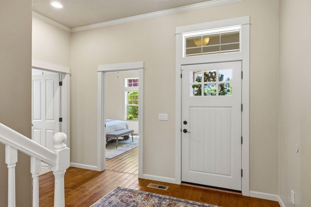 403 Briscoe Place, Ashland, OR 97520