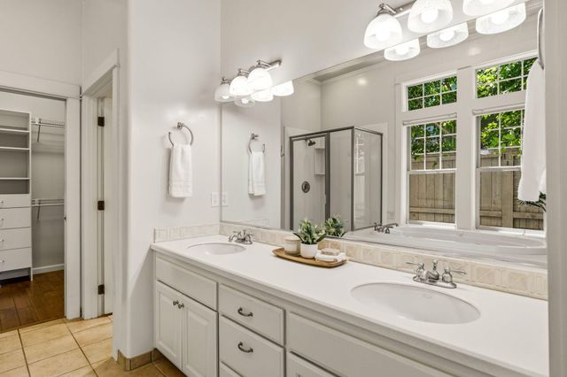 403 Briscoe Place, Ashland, OR 97520
