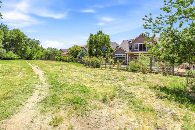 403 Briscoe Place, Ashland, OR 97520