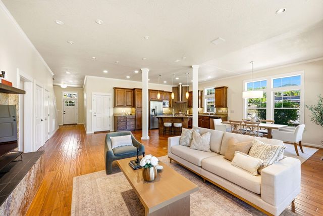 403 Briscoe Place, Ashland, OR 97520