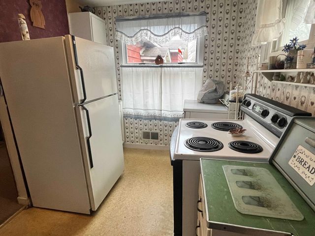 18 Champlain Street, Brandon, VT 05733