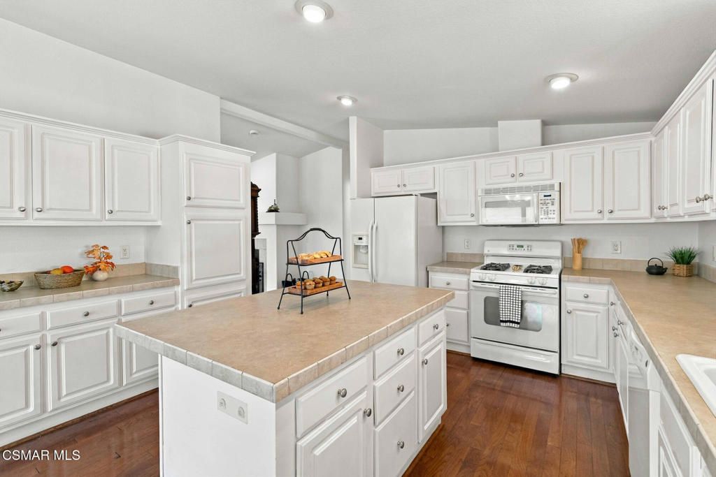 195 Tierra Rejada Road 127, Simi Valley, CA 93065 — photo 4