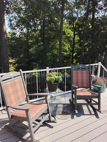 920 THOMAS TRAIL, Waupaca, WI 54981