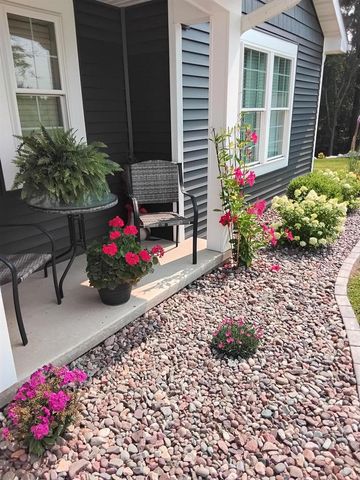 920 THOMAS TRAIL, Waupaca, WI 54981