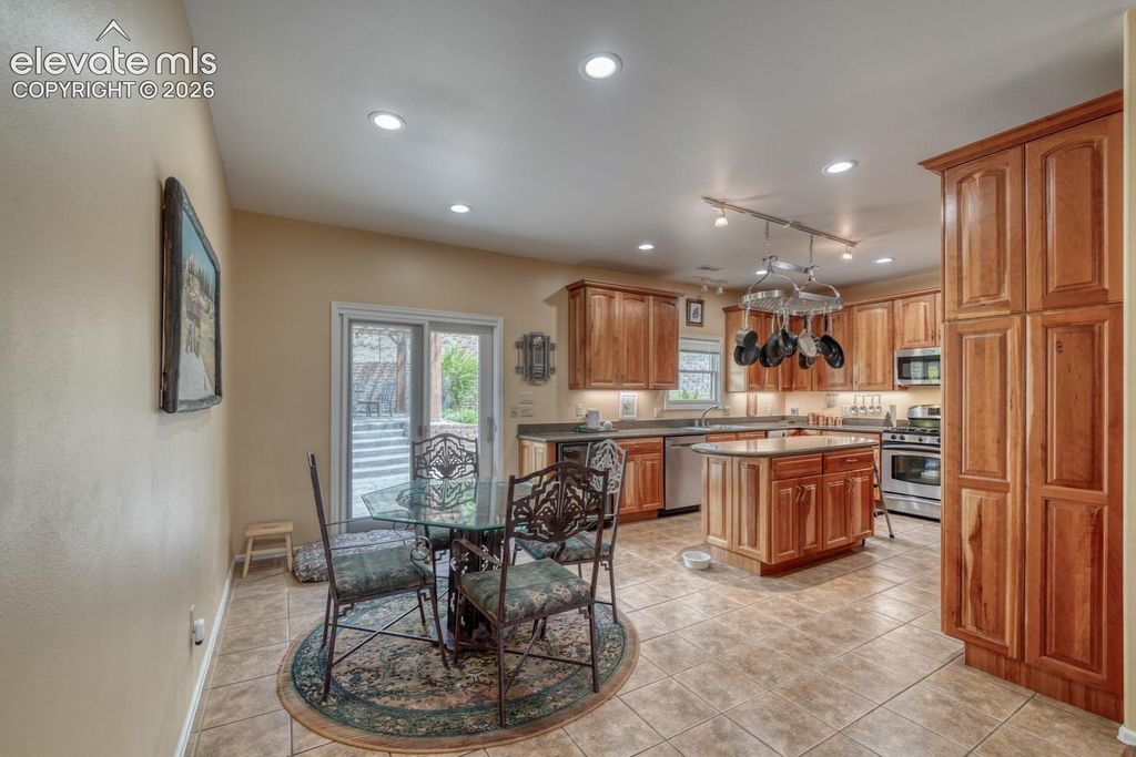 796 Knickerbocker Road, Silver Cliff, CO 81252 — photo 4