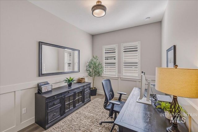 8033 W Sparks Lake Dr, Boise, ID 83714