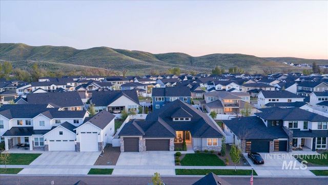 8033 W Sparks Lake Dr, Boise, ID 83714
