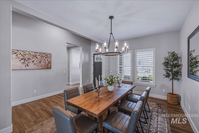 8033 W Sparks Lake Dr, Boise, ID 83714