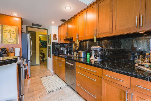 700 Richards Street 706, Honolulu, HI 96813