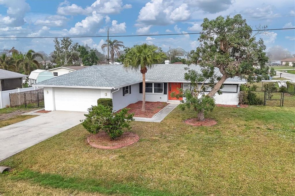 5221 LEMON BAY DRIVE, Venice, FL 34293