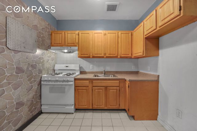 430 Lenox Ave Apt 1, New York City, NY 10037