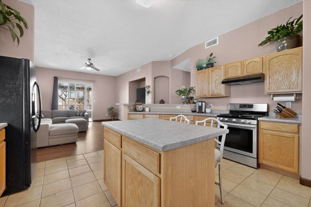 10523 Pamplona Street NW, Albuquerque, NM 87114