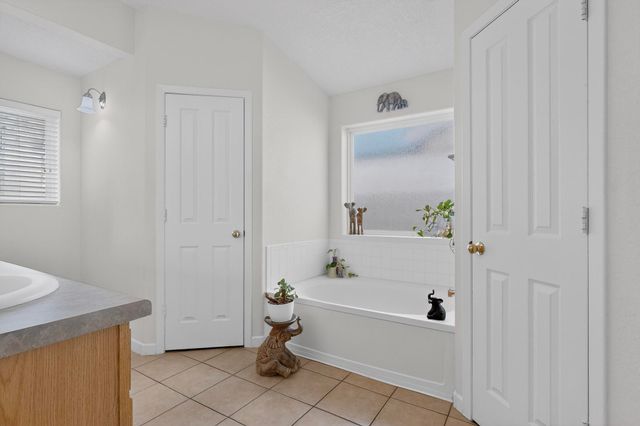 10523 Pamplona Street NW, Albuquerque, NM 87114