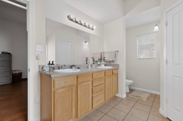 10523 Pamplona Street NW, Albuquerque, NM 87114