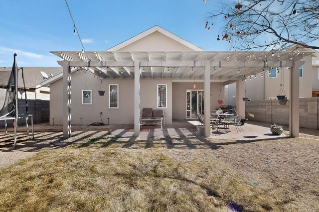 10523 Pamplona Street NW, Albuquerque, NM 87114