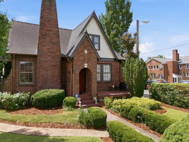 919 Caruthers Ave, Nashville, TN 37204