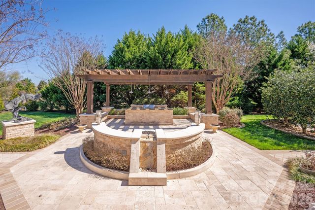 845 Wandering Way Drive, Waxhaw, NC 28173