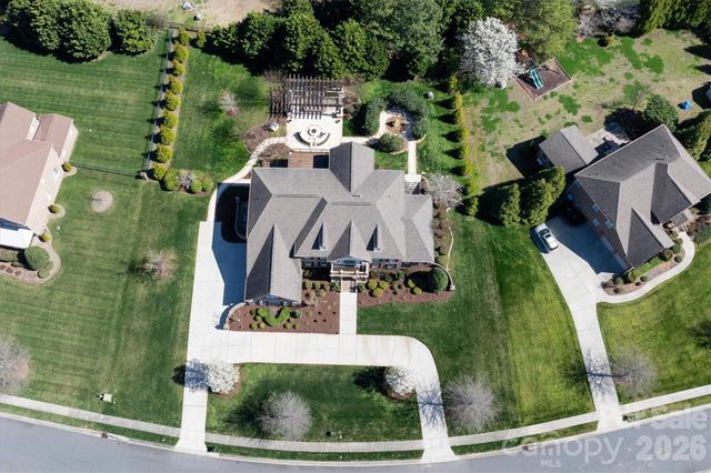 845 Wandering Way Drive, Waxhaw, NC 28173