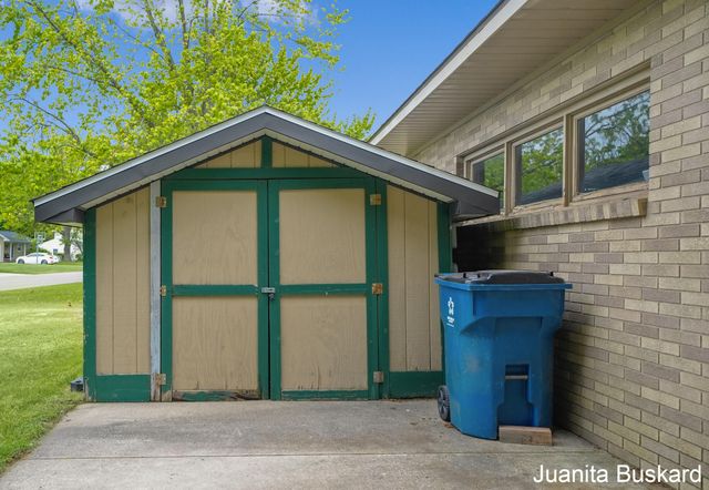 1745 Westwood Court, Georgetown Twp, MI 49428