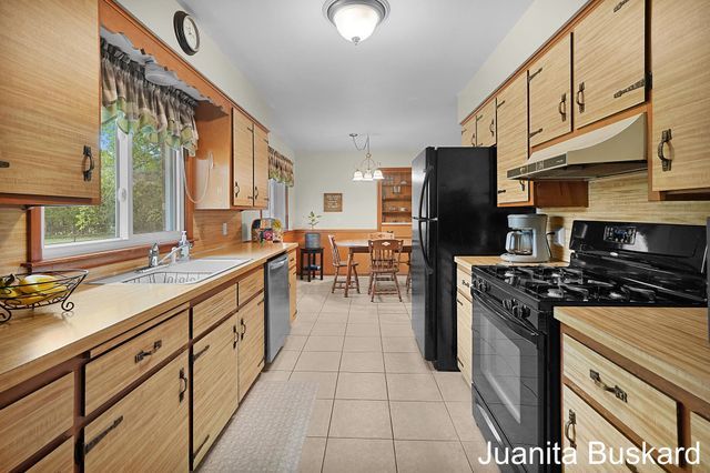 1745 Westwood Court, Georgetown Twp, MI 49428