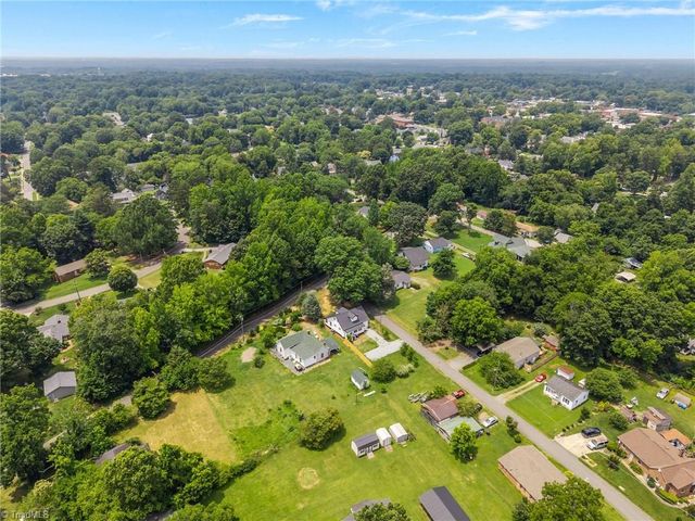 505 HAWFIELDS Road, Mebane, NC 27302