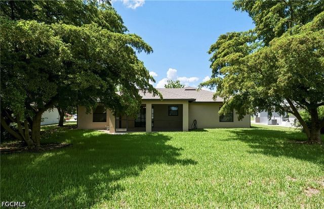 1502 SE 33rd ST, Cape Coral, FL 33904