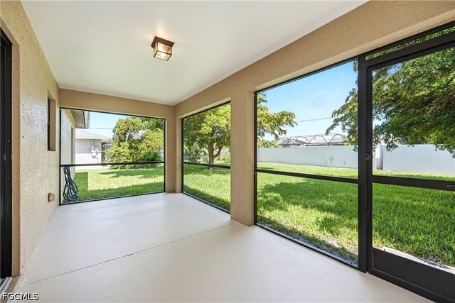 1502 SE 33rd ST, Cape Coral, FL 33904
