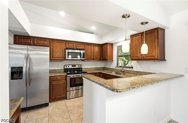 1502 SE 33rd ST, Cape Coral, FL 33904
