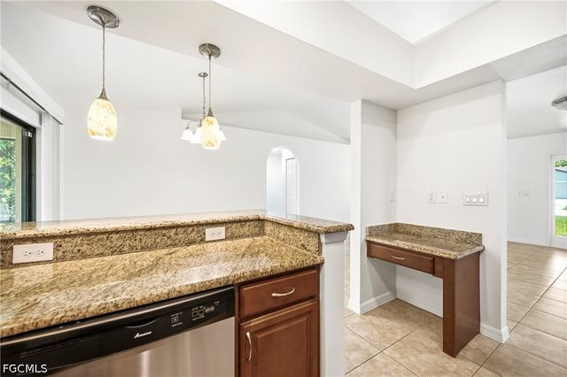 1502 SE 33rd ST, Cape Coral, FL 33904