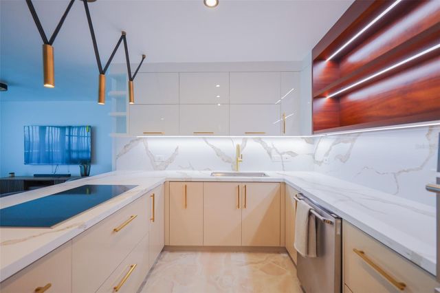 550 AVE DE LA CONSTITUCION 1408, San Juan, PR 00901