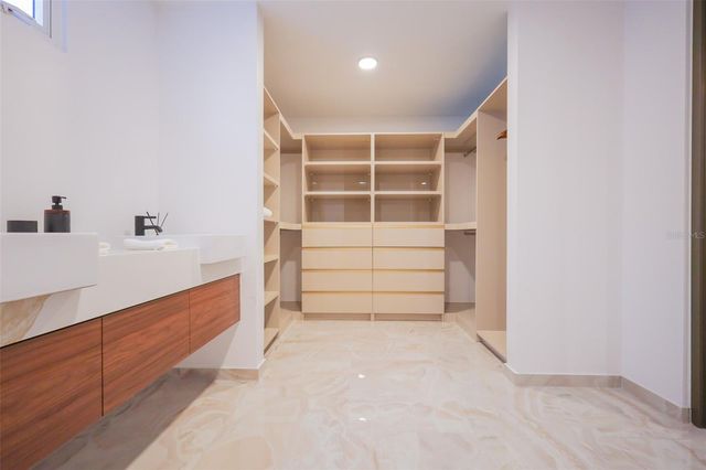 550 AVE DE LA CONSTITUCION 1408, San Juan, PR 00901