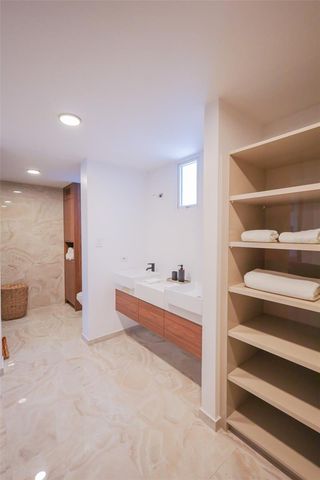550 AVE DE LA CONSTITUCION 1408, San Juan, PR 00901