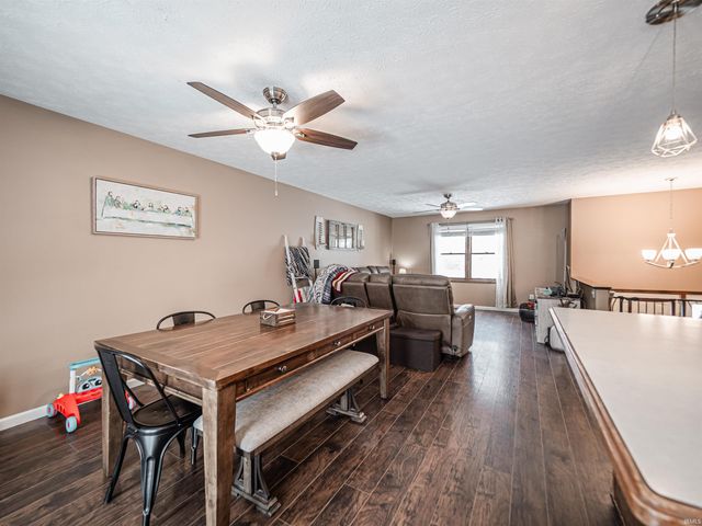 1406 Crescent Court, Evansville, IN 47712