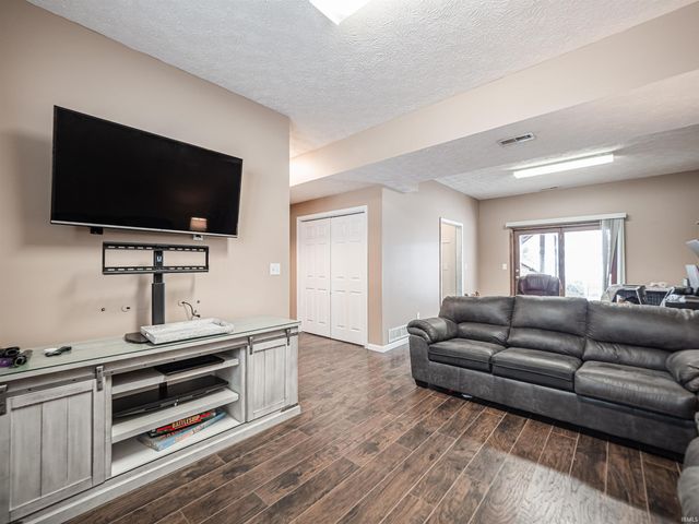 1406 Crescent Court, Evansville, IN 47712