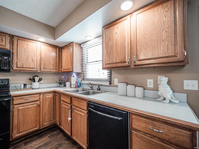 1406 Crescent Court, Evansville, IN 47712