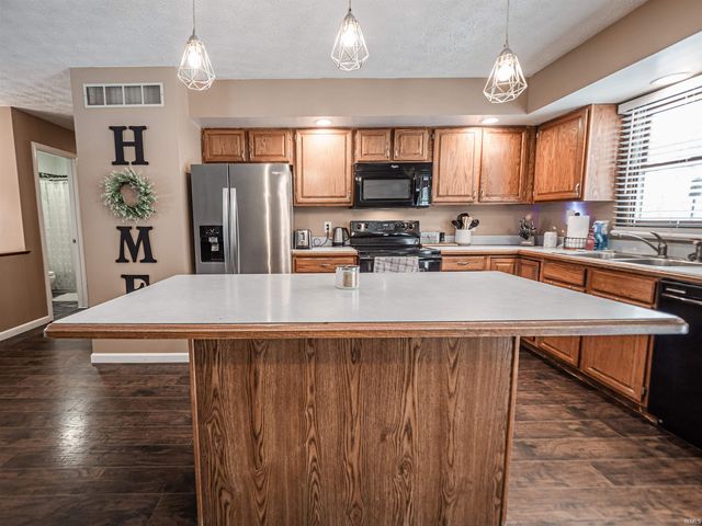 1406 Crescent Court, Evansville, IN 47712