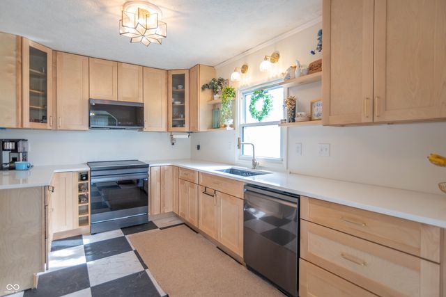 228 Shaw Street, Plainfield, IN 46168