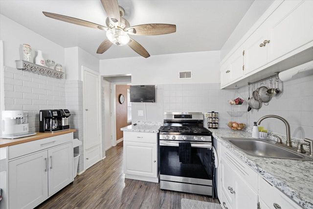 7026 W Dreyer PLACE, West Allis, WI 53219