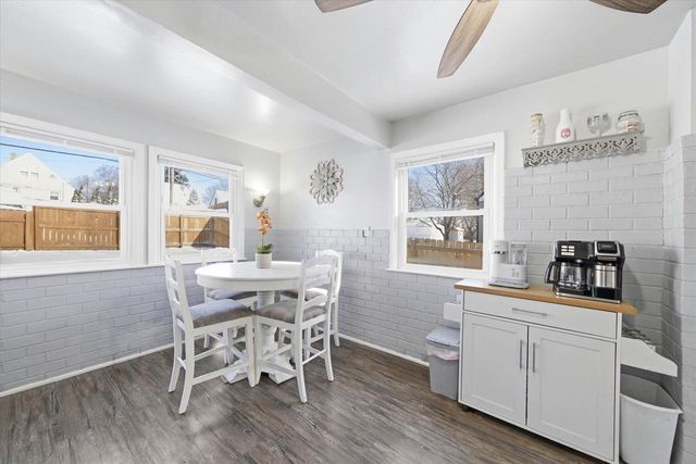 7026 W Dreyer PLACE, West Allis, WI 53219