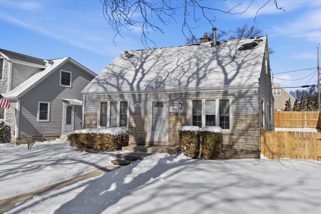 7026 W Dreyer PLACE, West Allis, WI 53219