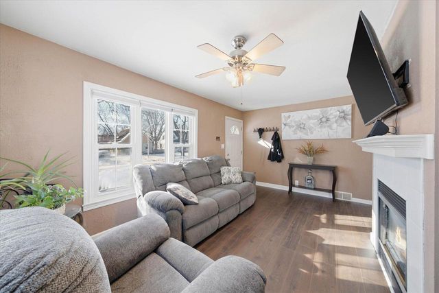 7026 W Dreyer PLACE, West Allis, WI 53219