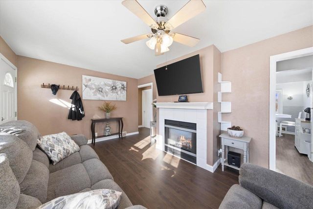 7026 W Dreyer PLACE, West Allis, WI 53219