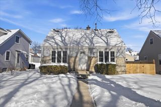 7026 W Dreyer PLACE, West Allis, WI 53219