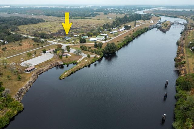 2915 Ortona Locks Rd, Moore Haven, FL 33471