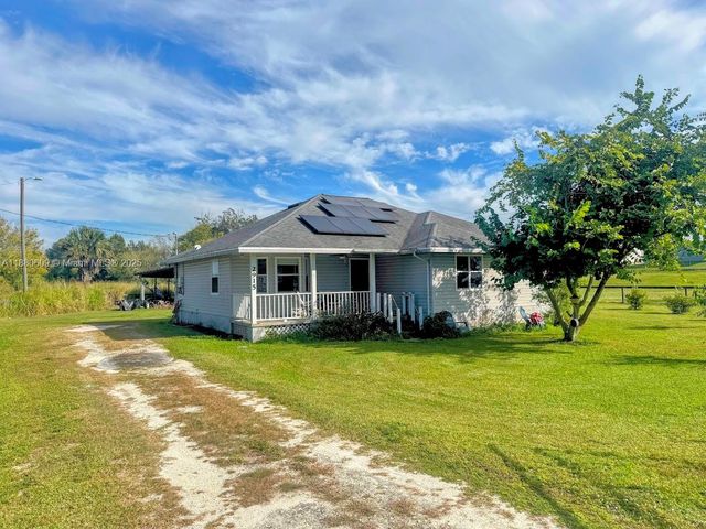 2915 Ortona Locks Rd, Moore Haven, FL 33471
