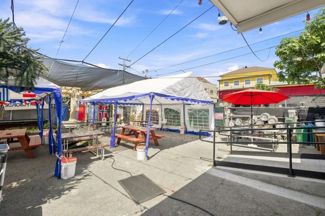 2633 San Pablo Avenue, Oakland, CA 94612