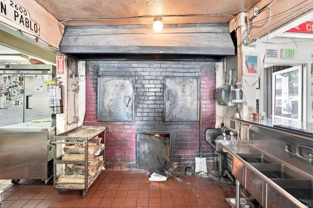 2633 San Pablo Avenue, Oakland, CA 94612