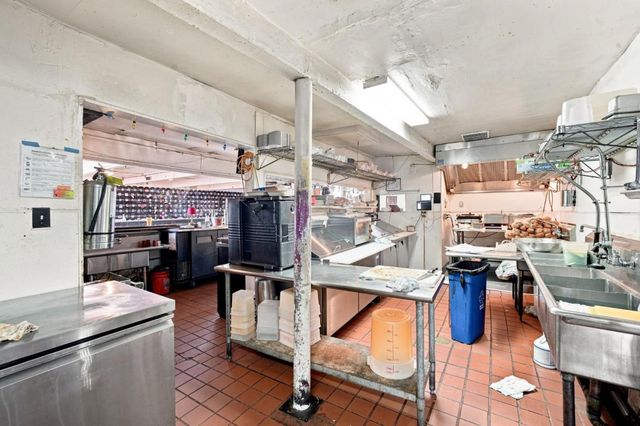 2633 San Pablo Avenue, Oakland, CA 94612
